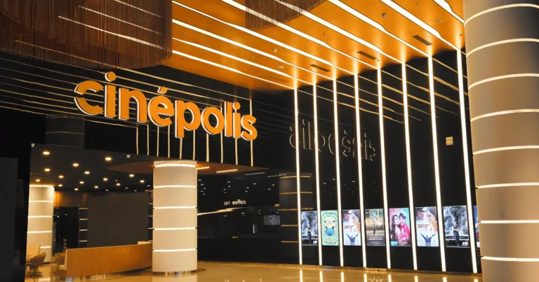 Cinépolis - Nexus Seawoods Mall is visible in this image.
