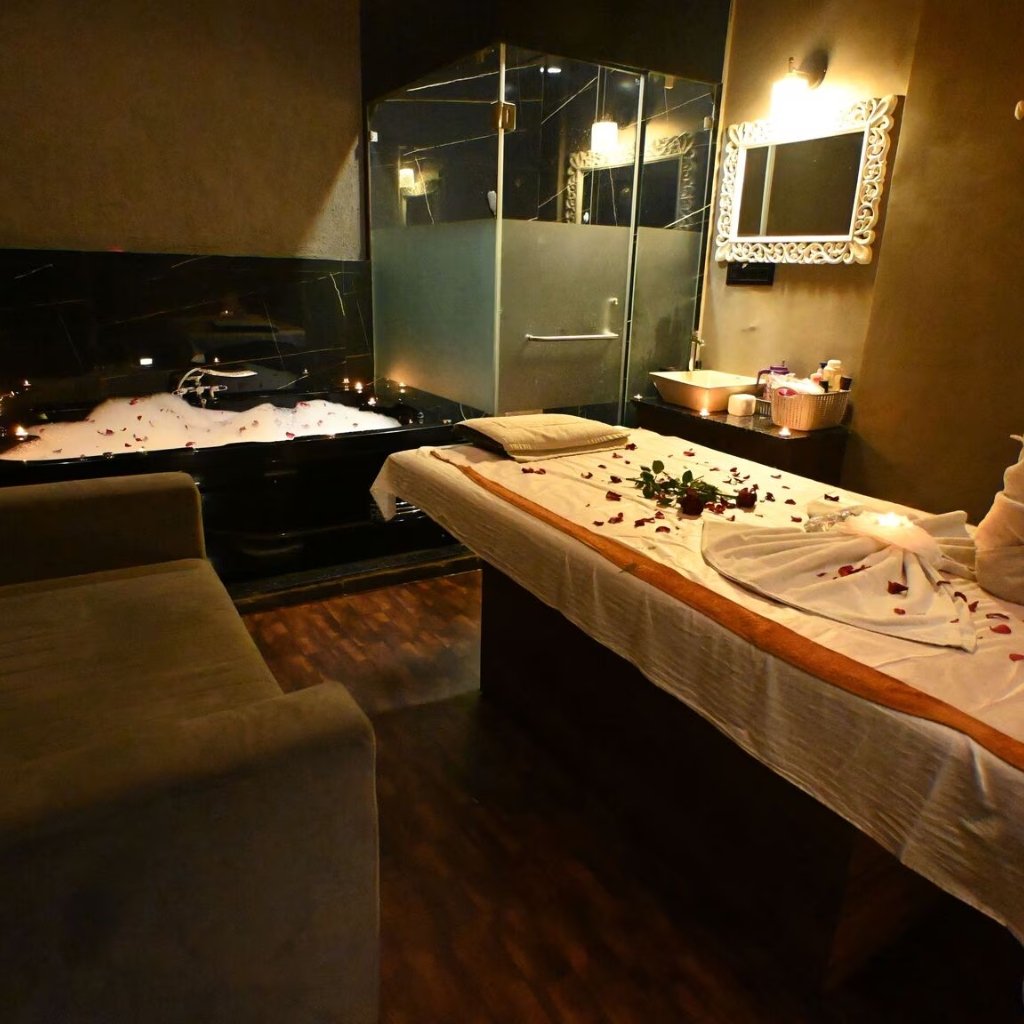 Royal Oak Spa Kharghar, Massage Room