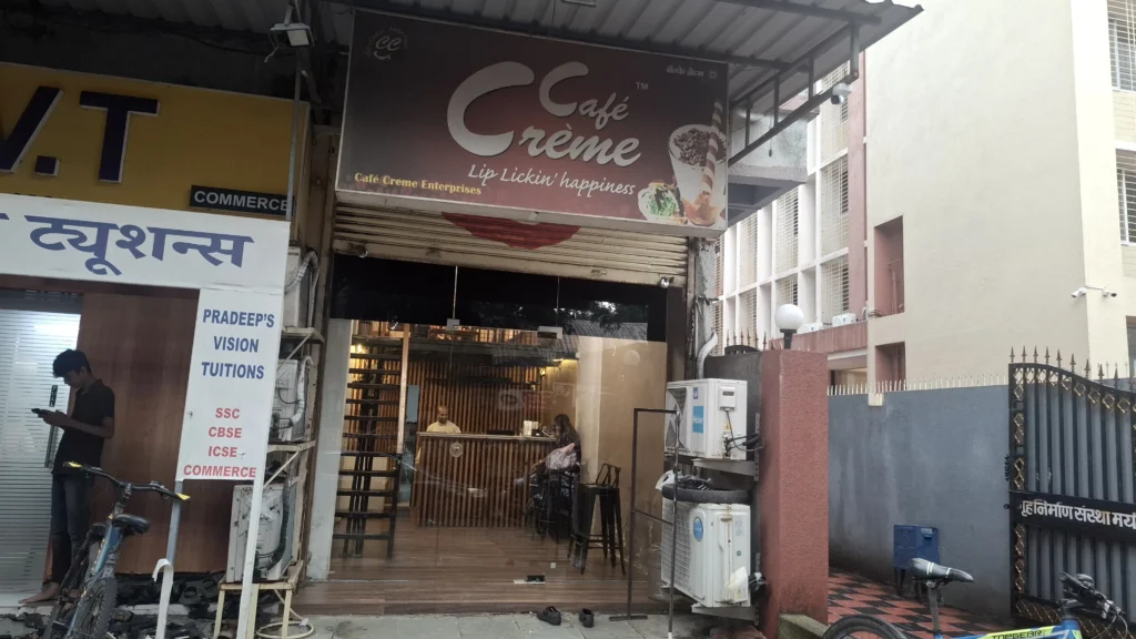 Cafe Creme is visible in this image.