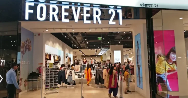 Forever 21 is visible in this image