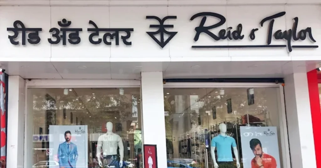 Reid & Taylor Apparel Store is visible in this image.