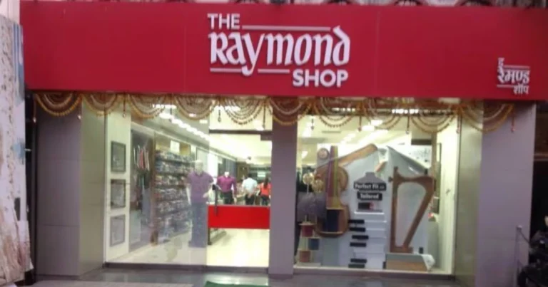 The Raymond shop is visible in this image