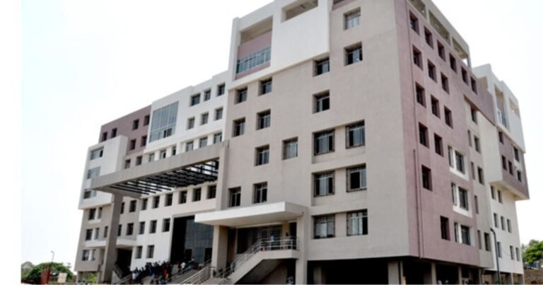 This Image A bout Of Dr D Y Patil College of Law.