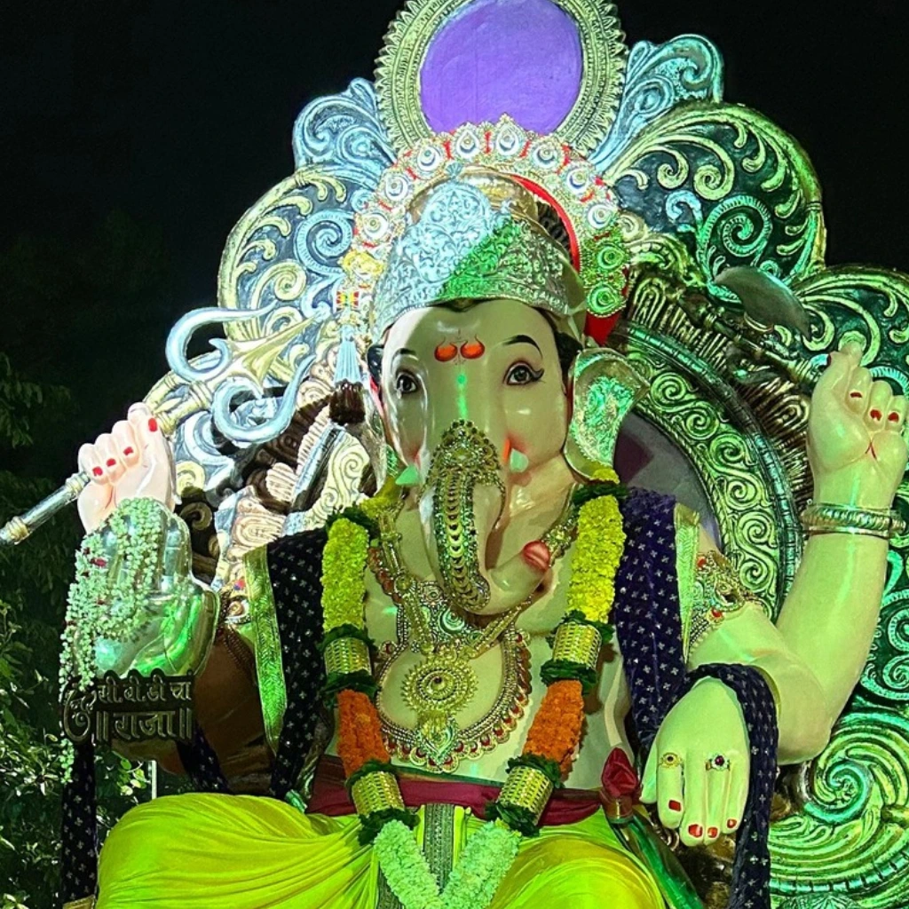 CBDCha Raja Agaman is visible in this image.