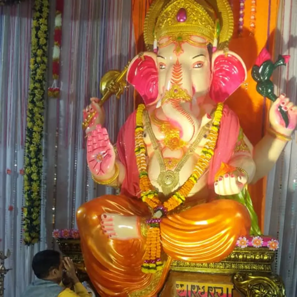 Khargharcha Raja Mandal is visible in this image.