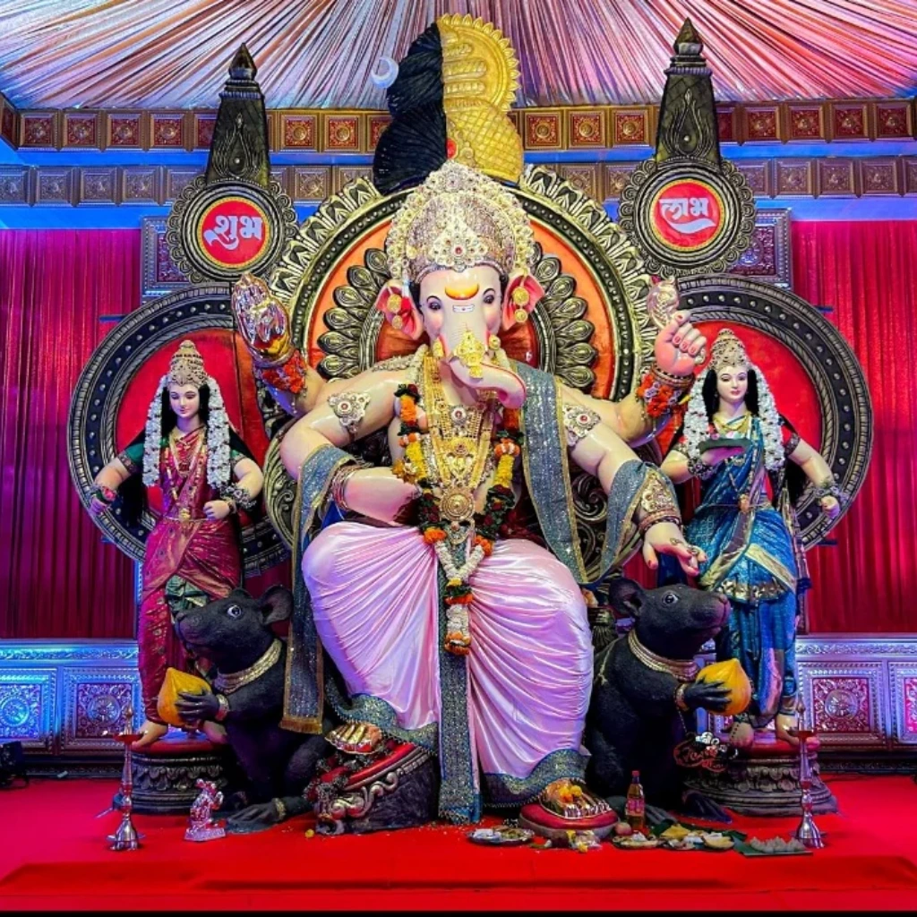 Sanpadaycha MahaRaja 2024 is visible in this image.