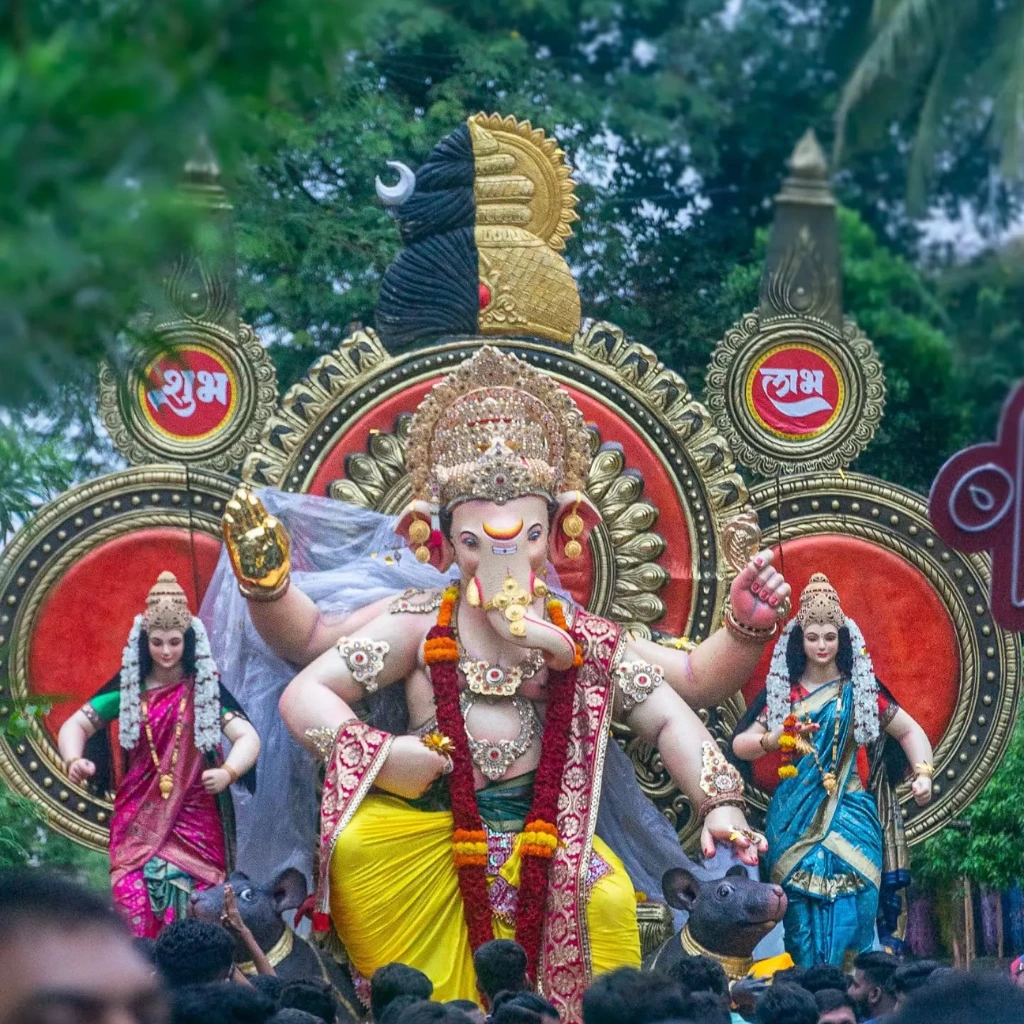 Sanpadaycha MahaRaja Agaman is visible in this image.