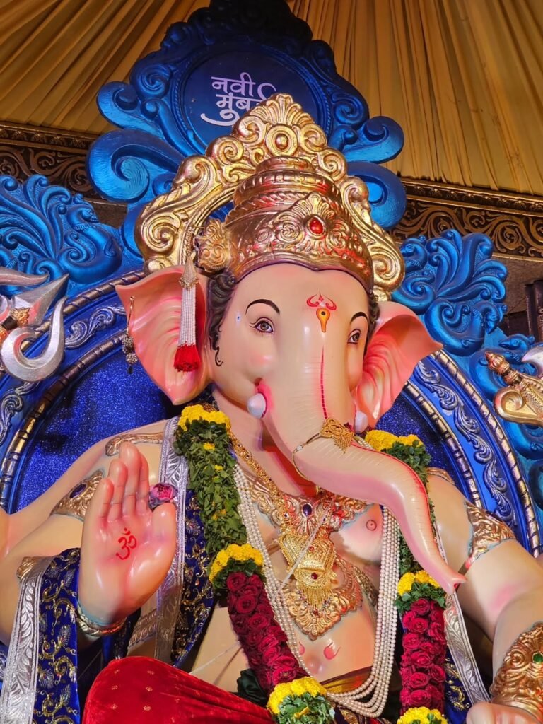 navi mumbai cha raja 2025 photo is visible in this image.