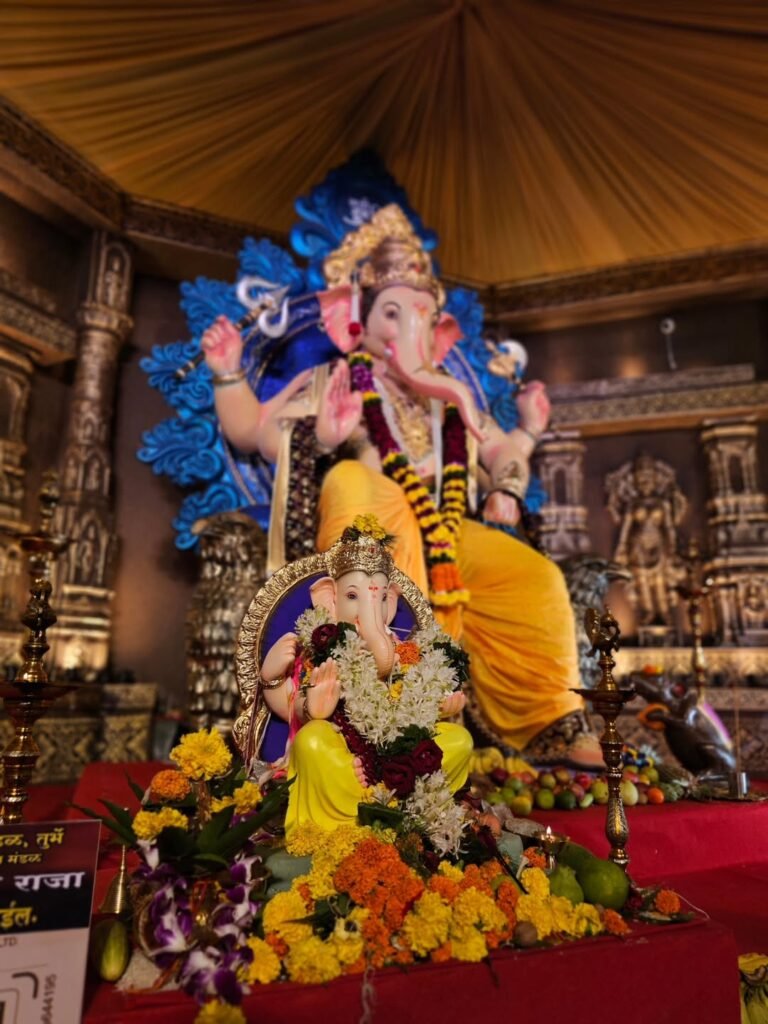navi mumbai cha raja 2025 photo is visible in this image.