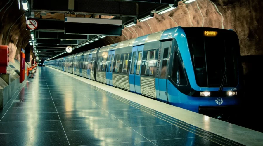 Mumbai to Navi Mumbai in 30 Minutes? The ₹20,000 Crore Gold Line DPR Raises Big Questions