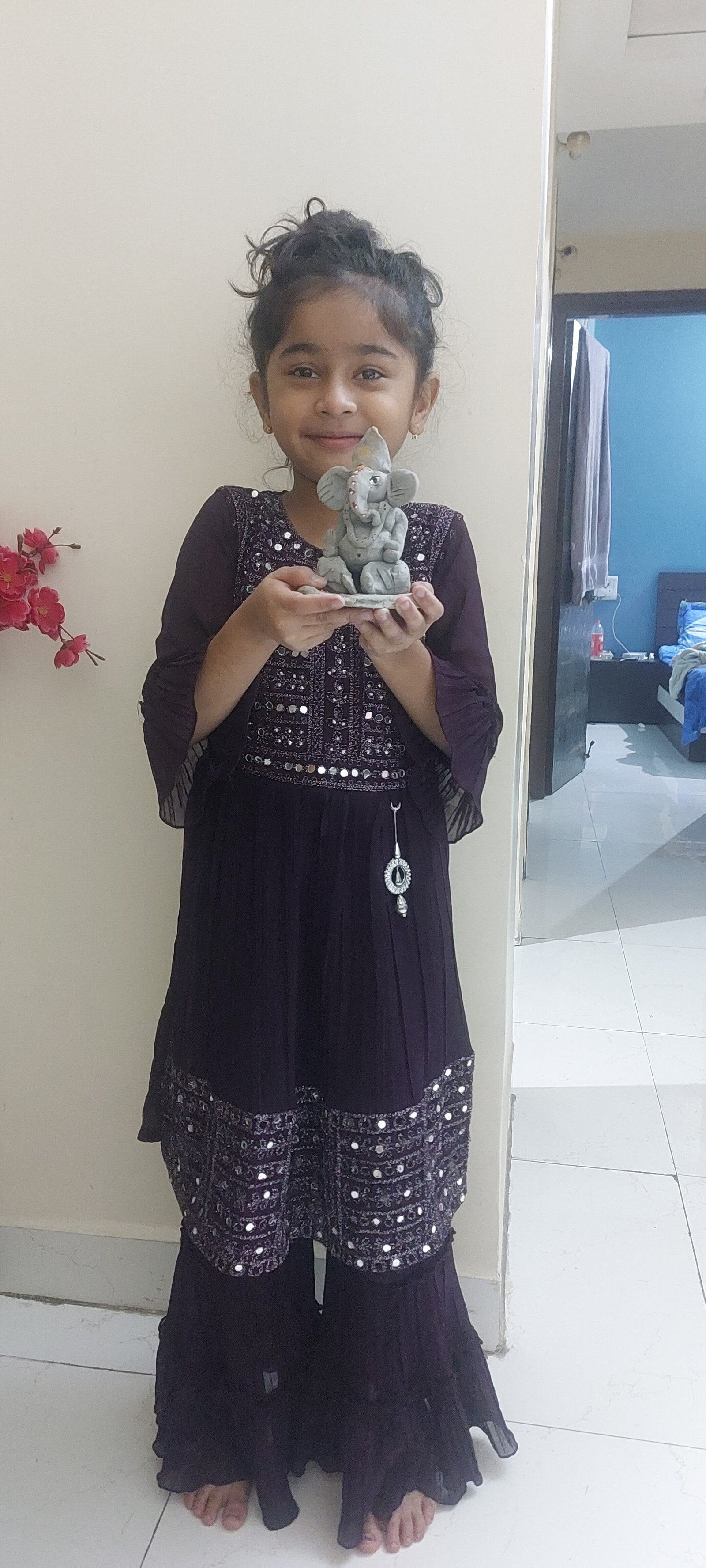Mayra Mulay — Clay Selfie