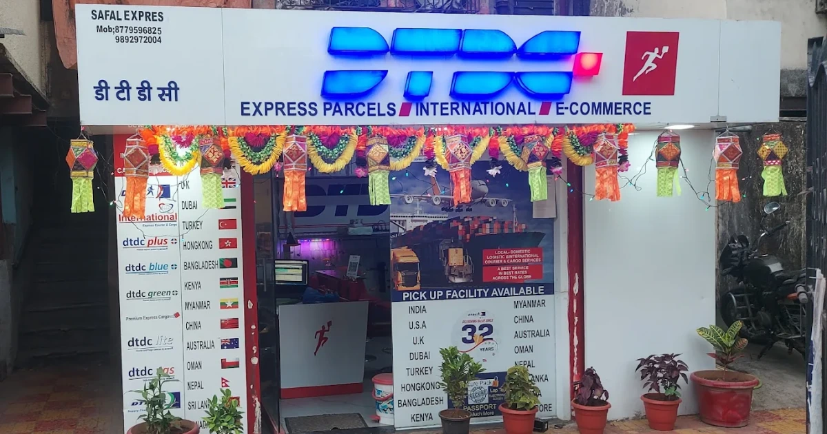 Safal Express - DTDC is visible in this image.