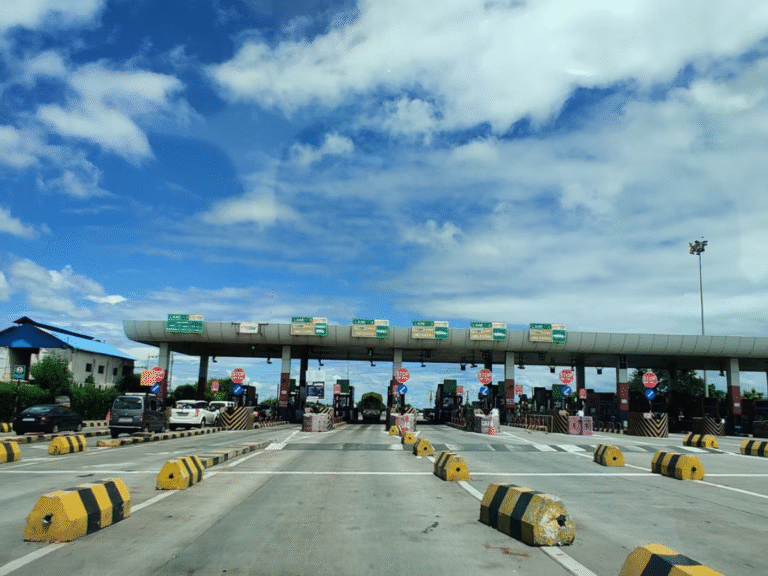 vashi toll naka navi mumbai in visible this is image