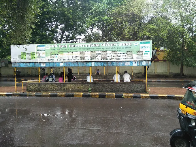 kalamboli bus dopot navi mumbai is visible in this image