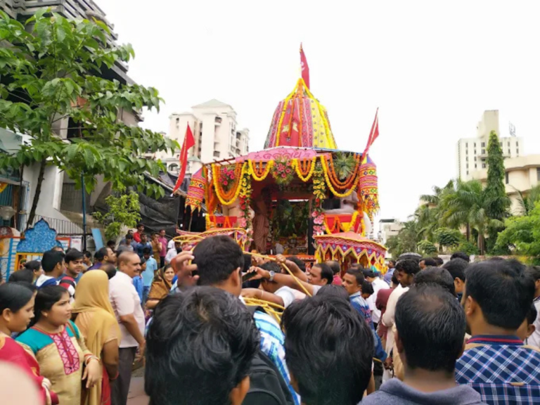 Chinmaya Prerana, Shri Mahalakshmi Temple in Kharghar is visible in this image