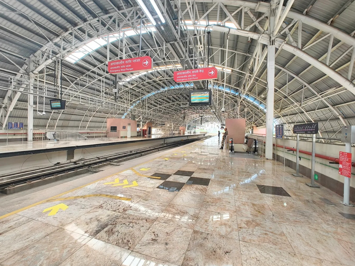 kharghar goan is visble in this image