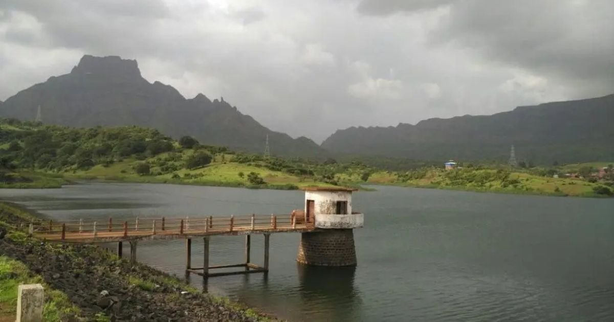 gadeshwer dam is visible in this image