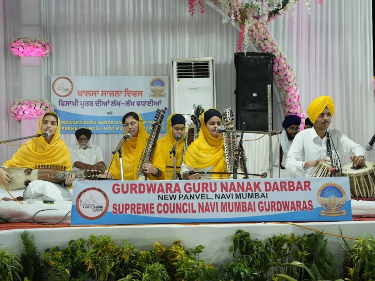 IS VISIBLE IN THIS IMAGE