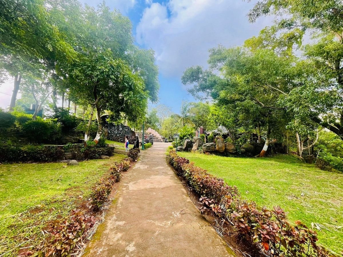 Rock Garden Nerul Garden Image