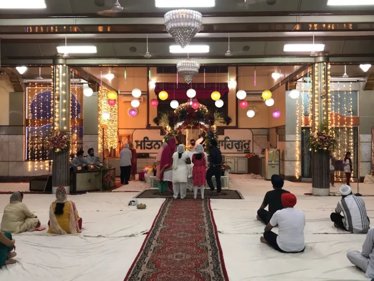 is visible inthis image