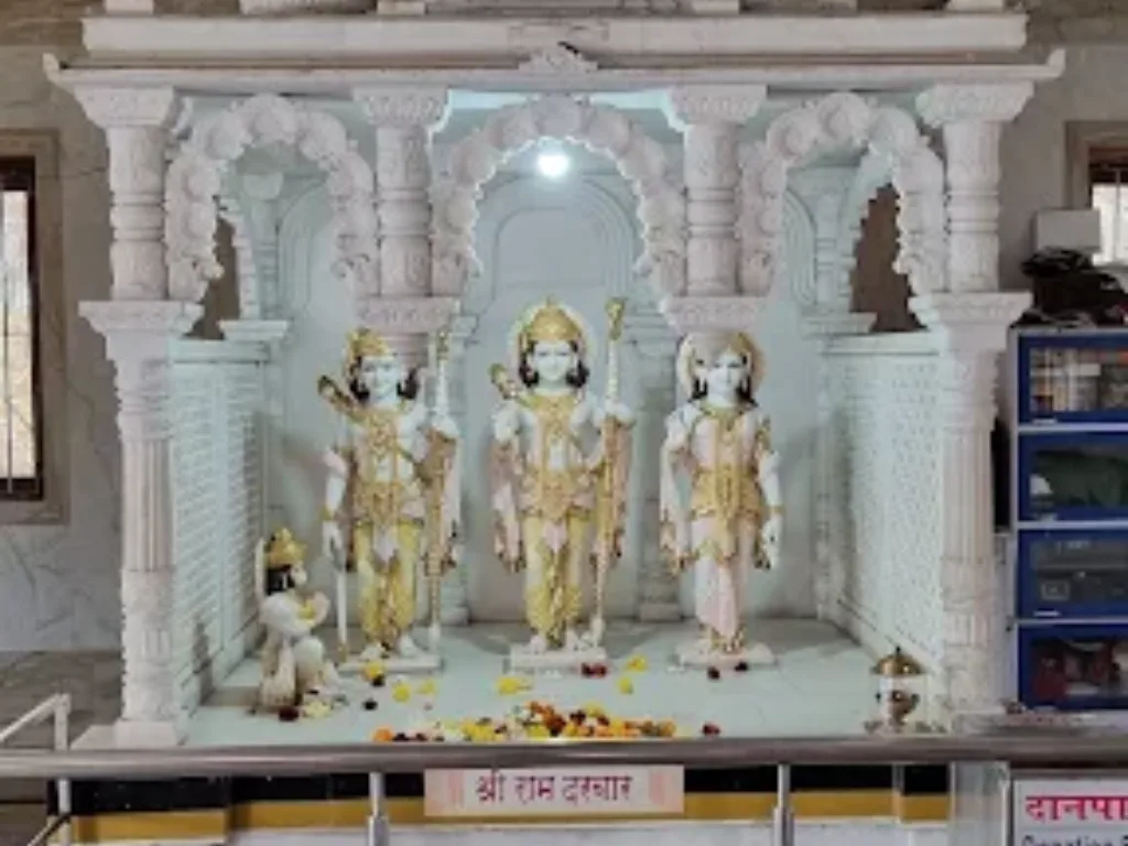 shiv mandir vashi is visible in this image