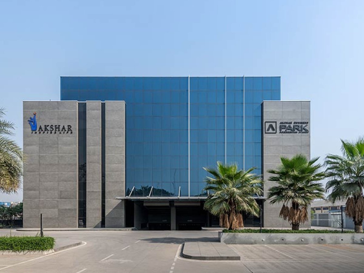 Akshar Group Vashi is visible in this image.