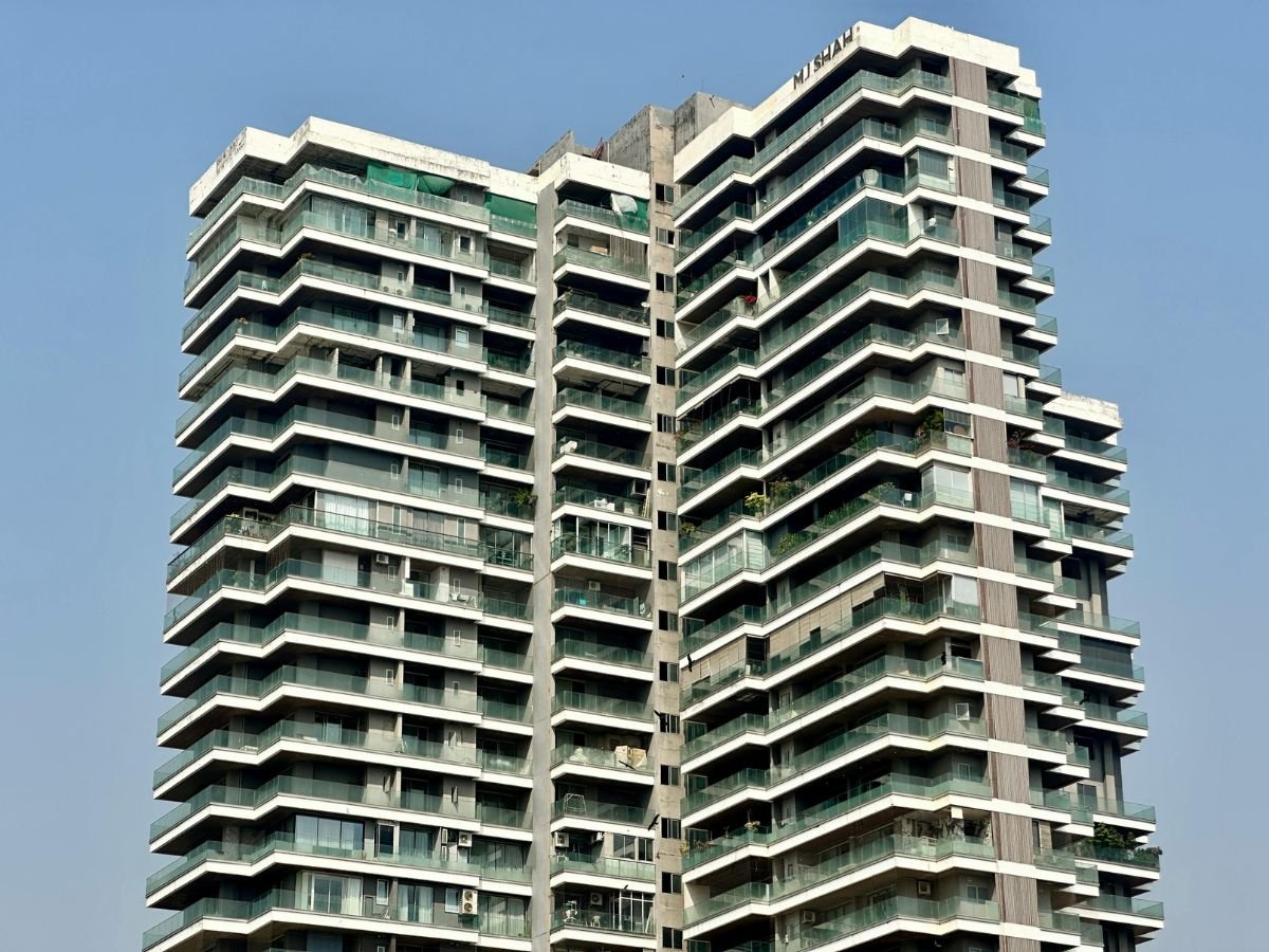 apartment-society-building-navi-mumbai is visiblein this image