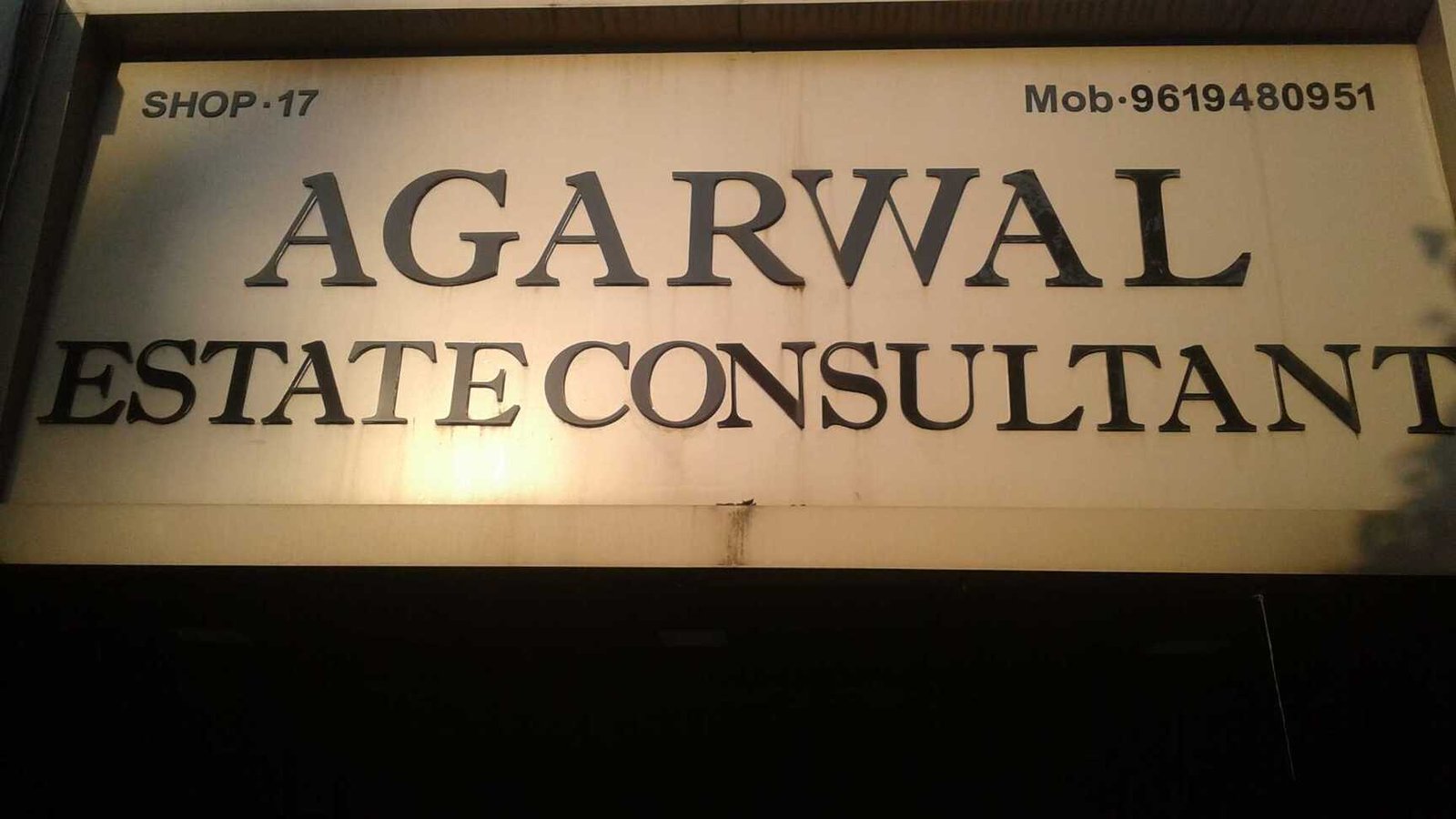 Agarwal Estate Consultancy Belapur banner is visible in this image.